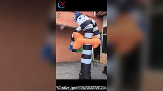 Черно-белый воздушный танцор для мероприятий